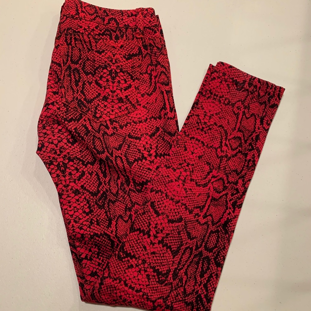 Low rise skinny jeans